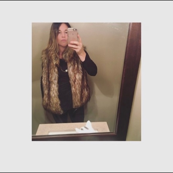 BB Dakota faux fur vest - Picture 2 of 3